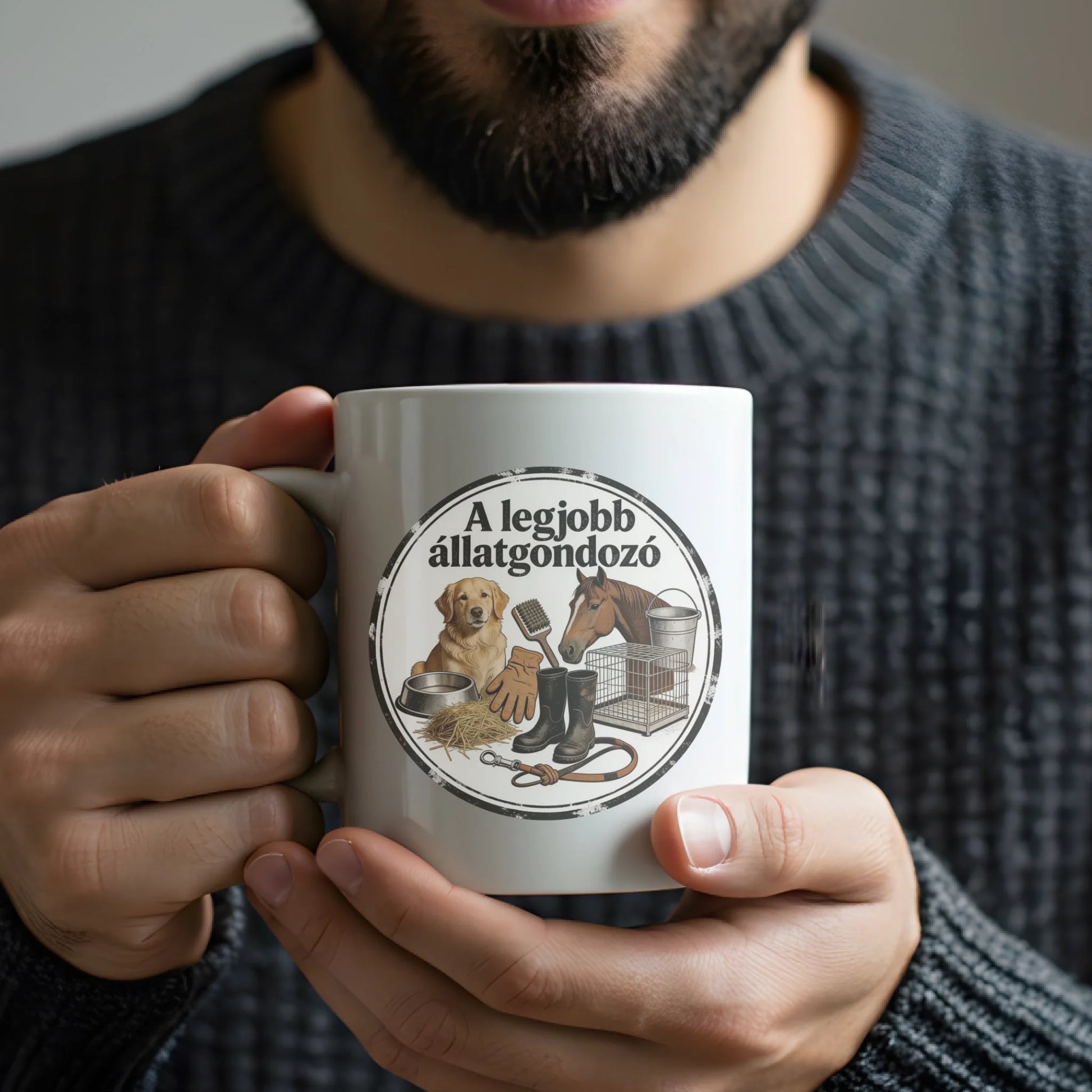 feher-bogre-mockup-szakallas-ferfi