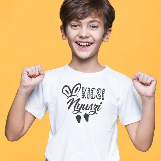 feher-gyerek-polo-kisfiu-mockup