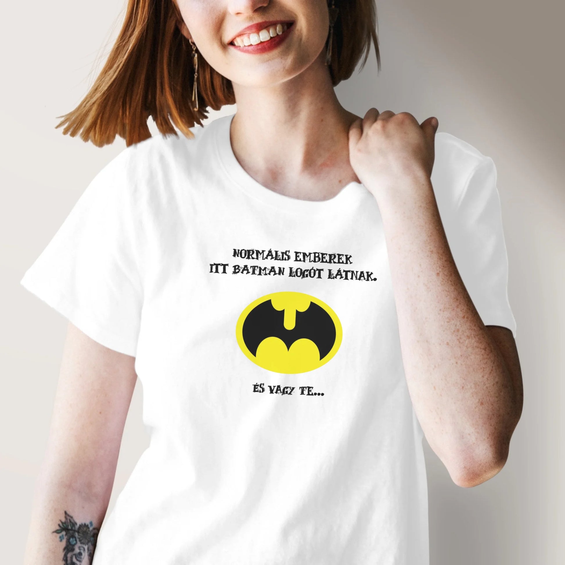 feher-polo-voros-csaj-mockup