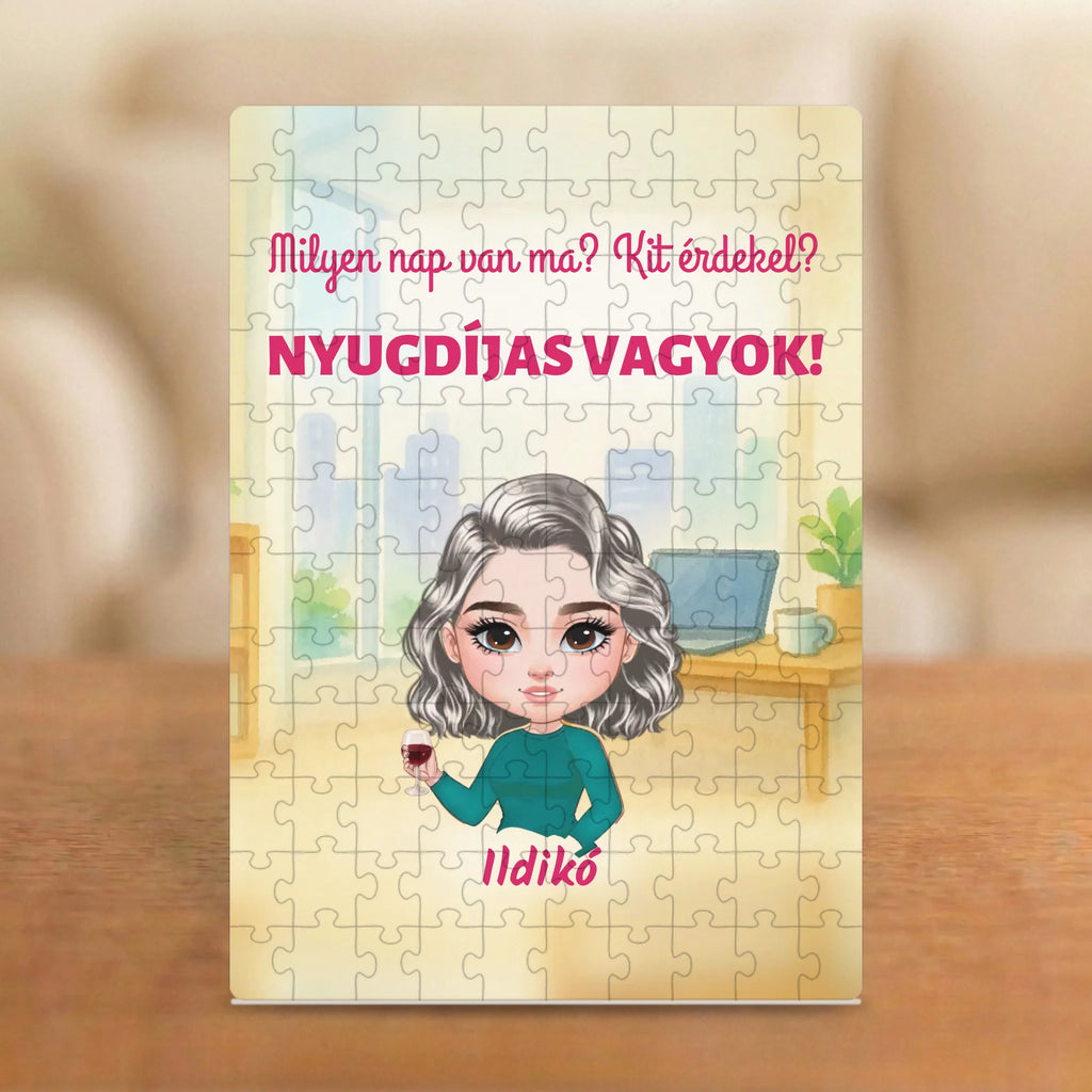 Milyen nap van ma? Kit érdekel, nyugdíjas vagyok! – vicces nyugdíjas puzzle figurával és névvel